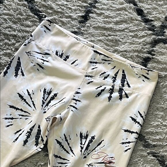 NWOT Women's Nike One Luxe Resort Mid-Rise 7/8 Leggings XL Gym Training - Picture 3 of 10